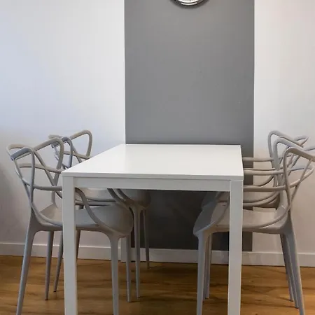 Cztery Oceany, Apartament Blisko Plazy, Grey גדנסק