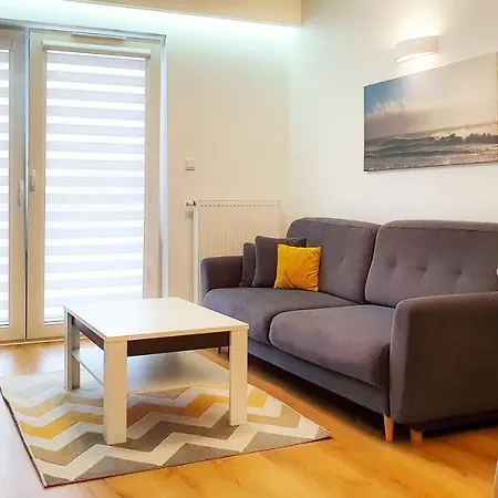 Cztery Oceany, Apartament Blisko Plazy, Grey דירה *